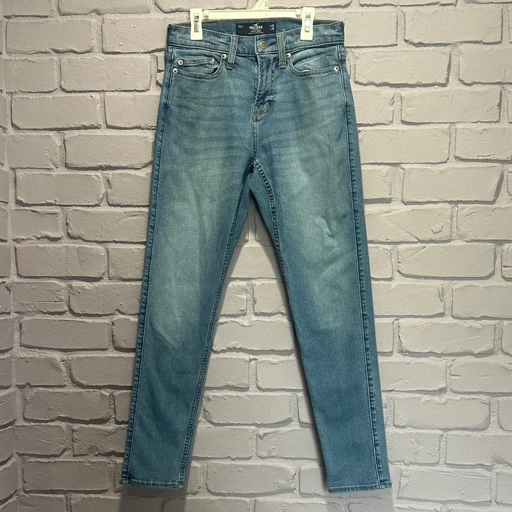 NEW Hollister Light Blue Slim Men's Jeans size 26/30
